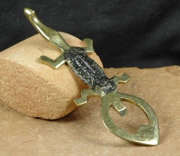 Krokodil Bronze Flaschenöffner - Gelbguss